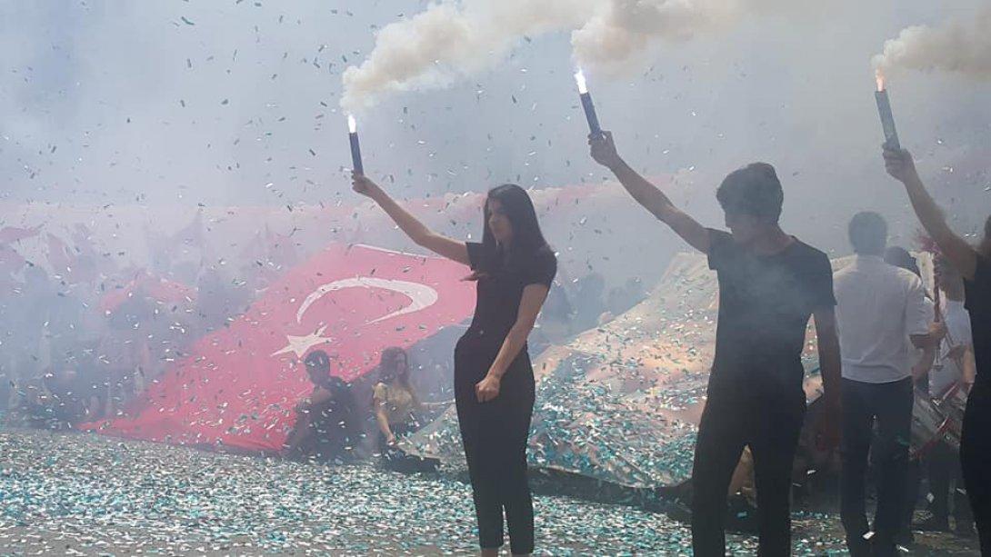 19 Mayıs Atatürk'ü Anma, Gençlik ve Spor Bayramı Karşıyaka'da Büyük Coşkuyla Kutlandı
