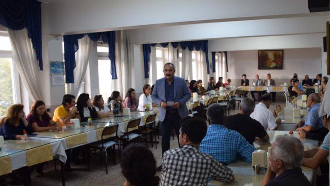 Karşıyaka Ilçe Milli Eğitim Müdürlüğü Personel Toplantısı