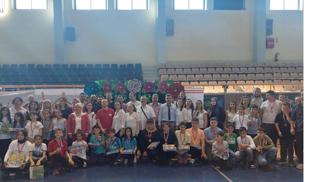 Akıl ve Zeka Oyunları Öğrenci Turnuvaları İl Finali Ödül Töreni Karşıyaka İlçe Şube Müdürlerimizin katılımıyla gerçekleşti.