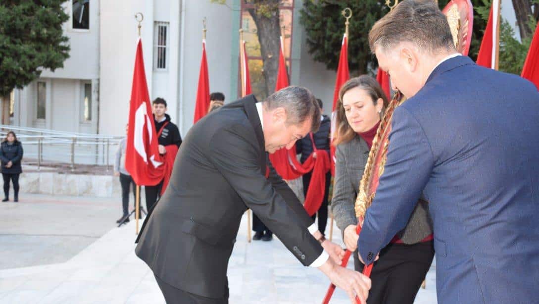 24 Kasım Öğretmenler Günü Çelenk Sunma Töreni  Atatürk Anıtında Gerçekleştirildi. 